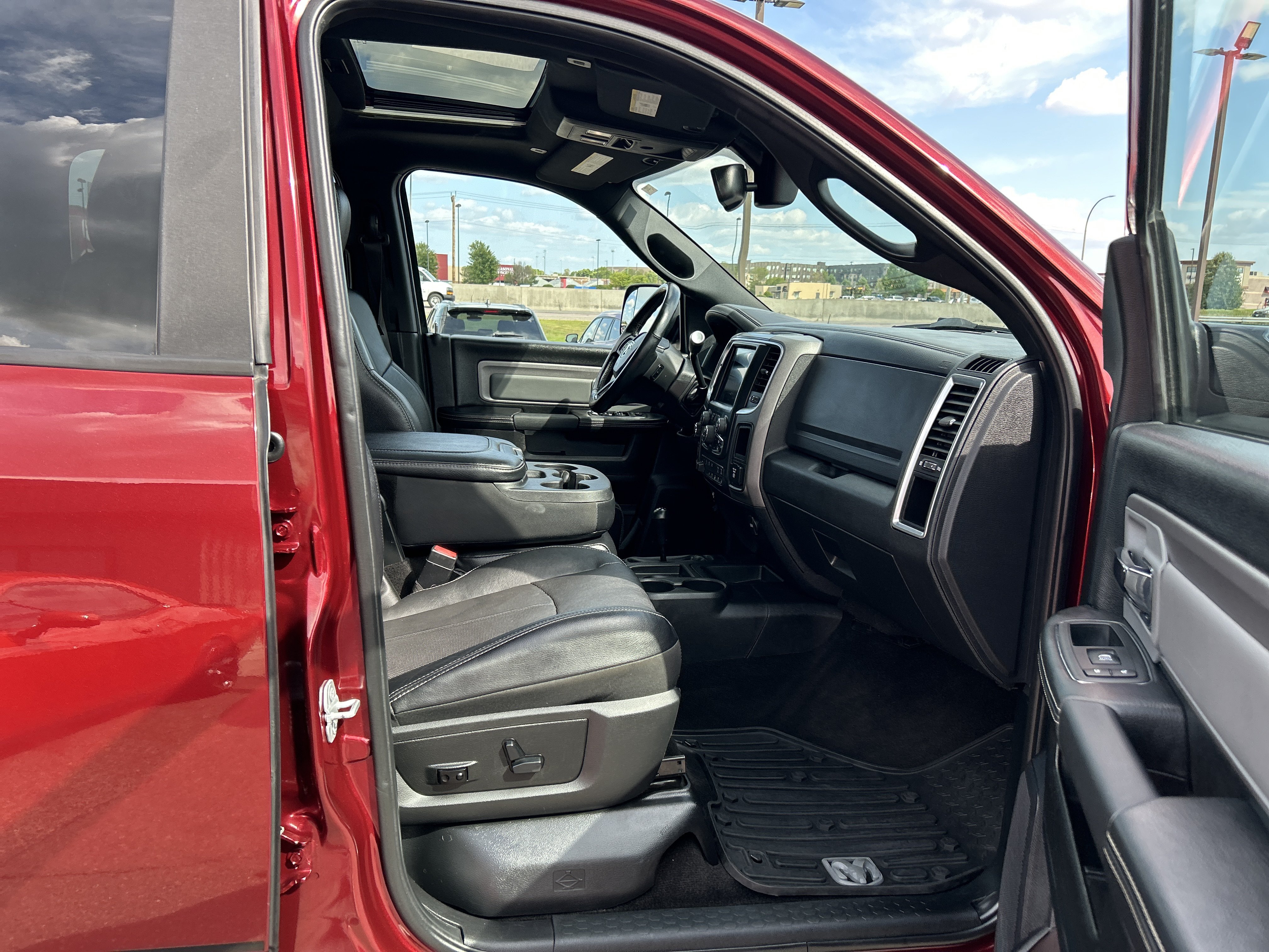 Used 2018 RAM 2500 Power Wagon w/ Leather & Luxury Group AWD/4WD image 5