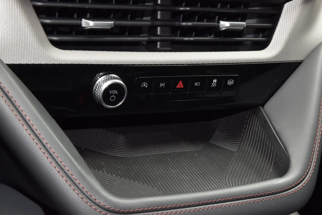 Certified 2025 Ford Explorer Active RWD image 30