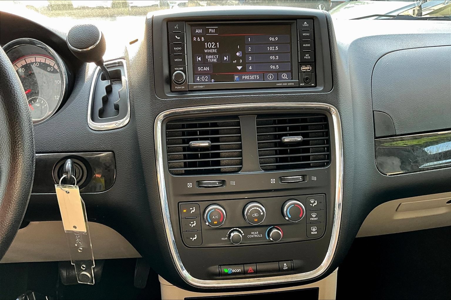 Used 2017 Dodge Grand Caravan SE w/ Power Window Group FWD image 13