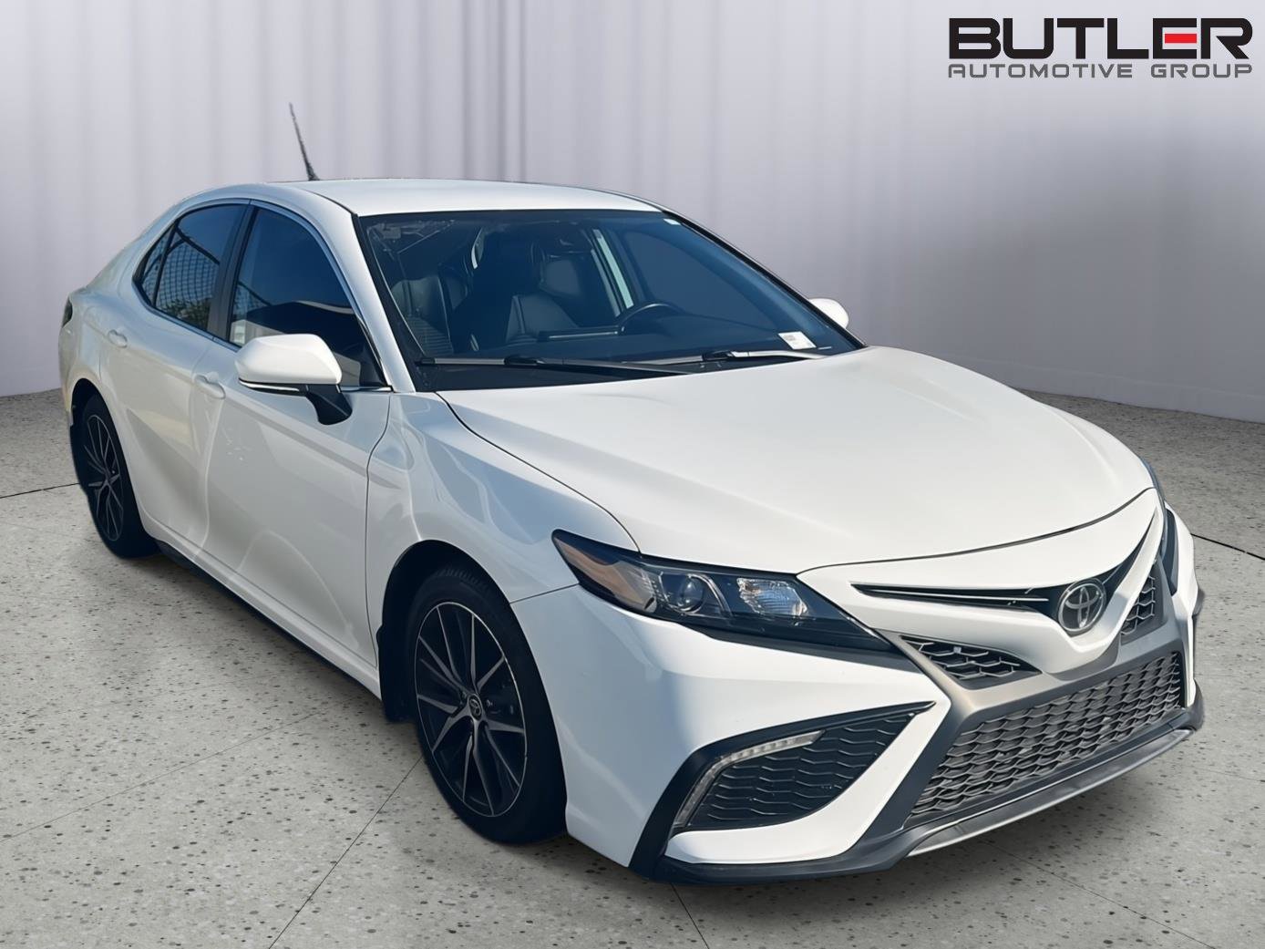 Used 2024 Toyota Camry SE image 6