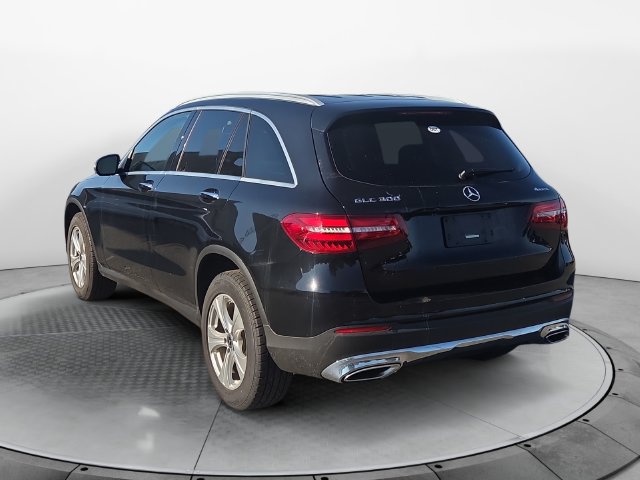 Used 2017 Mercedes-Benz GLC 300 4MATIC image 3