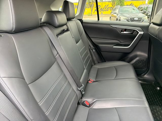 Used 2020 Toyota RAV4 XLE Premium FWD image 28