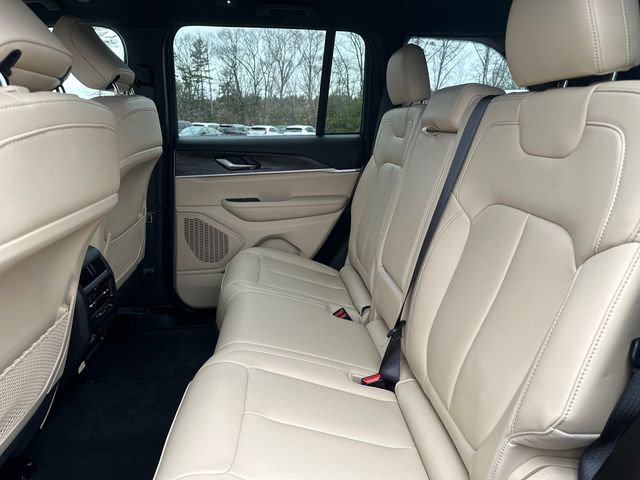 Used 2024 Jeep Grand Cherokee Limited image 15