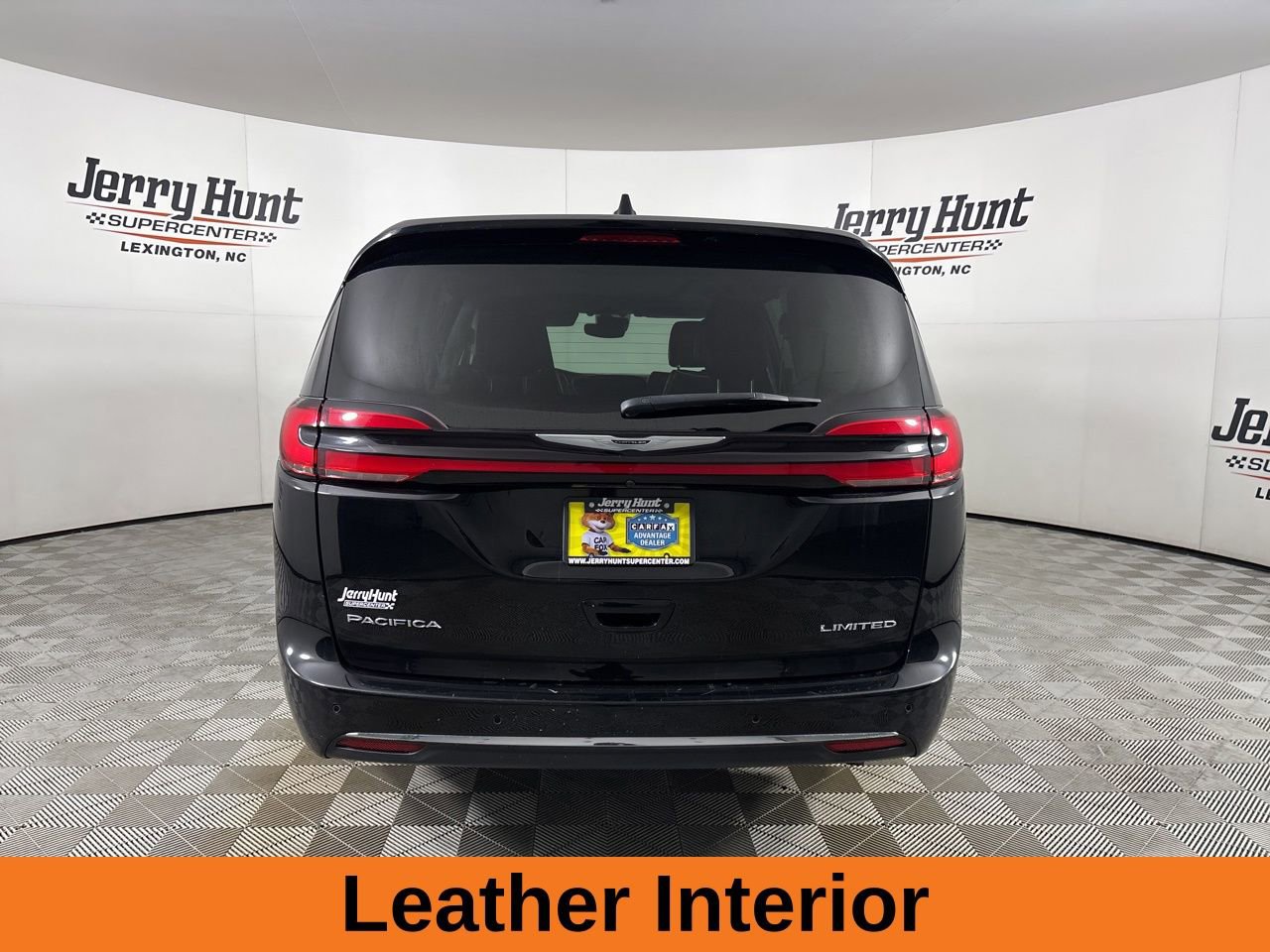 Used 2024 Chrysler Pacifica Limited image 6