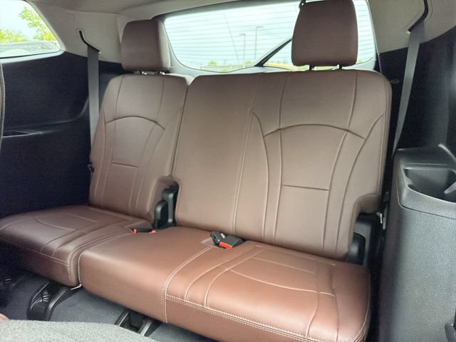 Used 2021 Buick Enclave Avenir w/ Avenir Technology Package AWD/4WD image 11