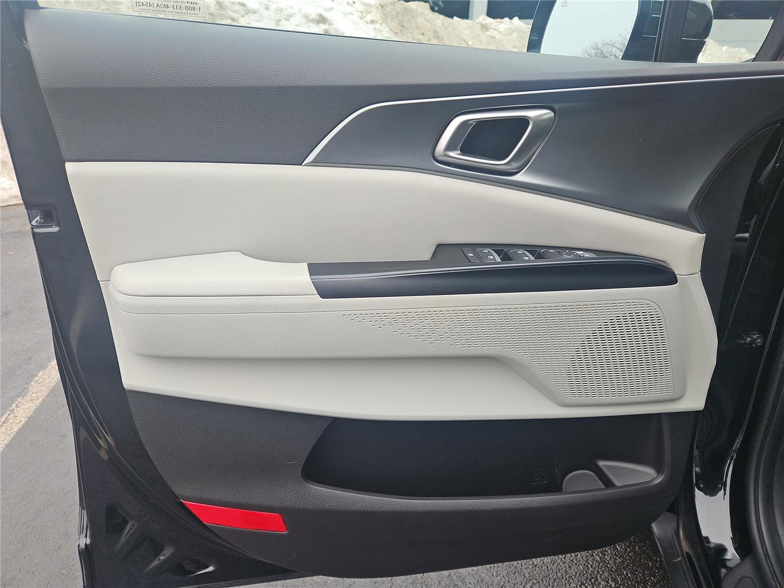 Certified 2024 Kia Carnival LX image 13