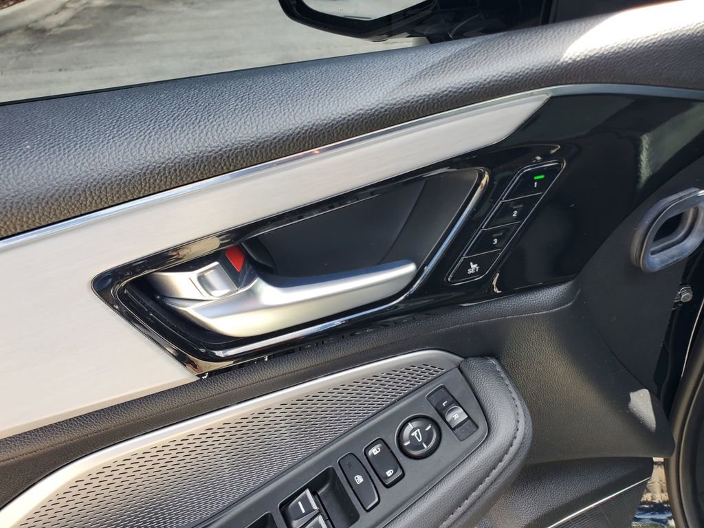 Used 2025 Acura MDX FWD image 23