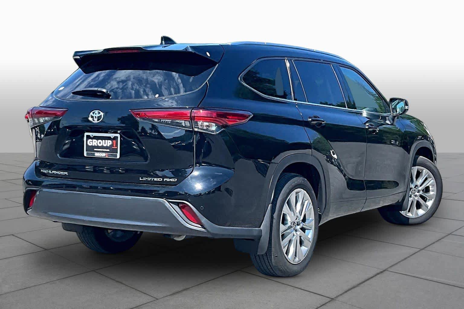 Used 2022 Toyota Highlander Limited AWD/4WD image 13