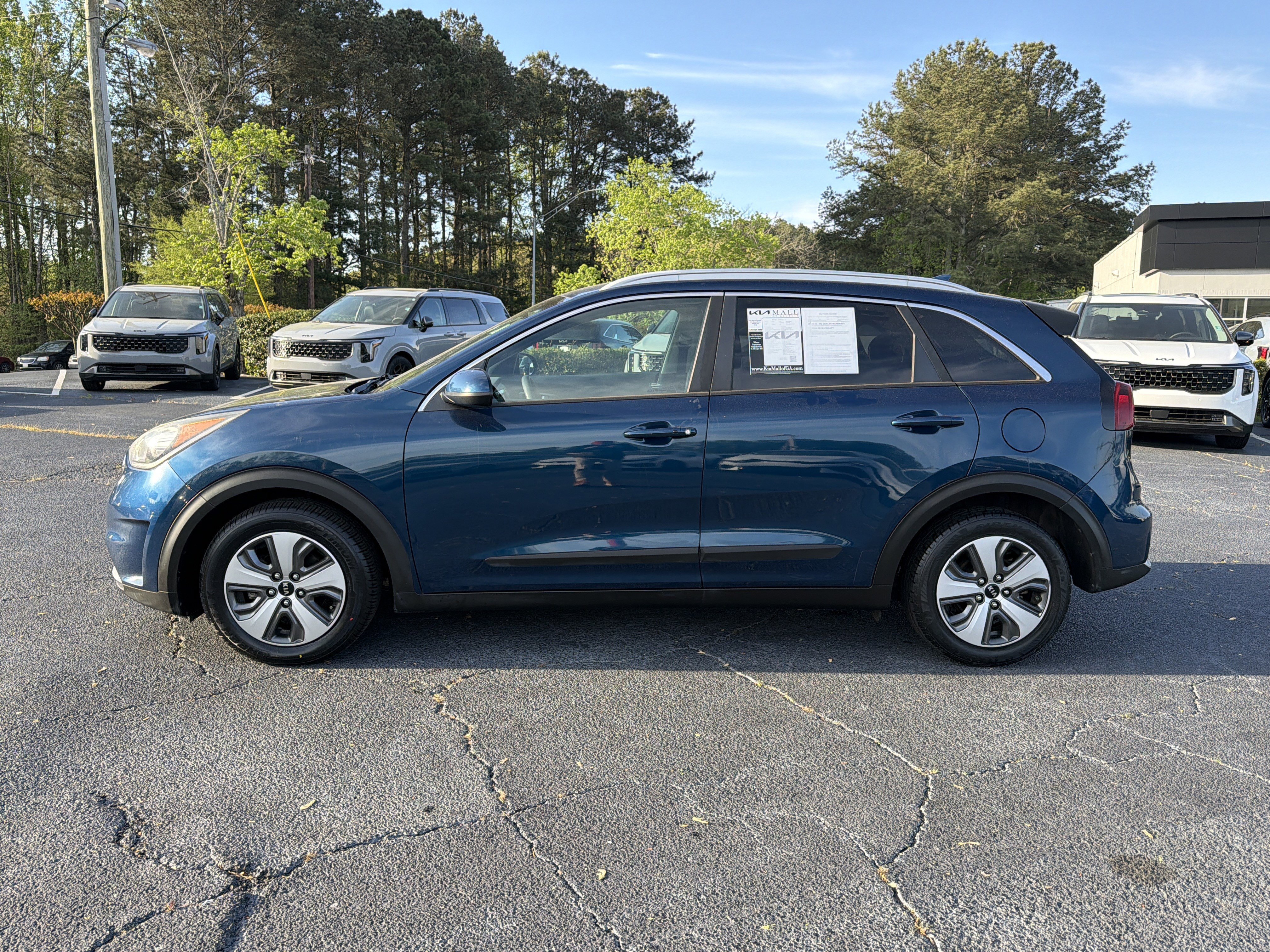 Used 2018 Kia Niro LX image 11