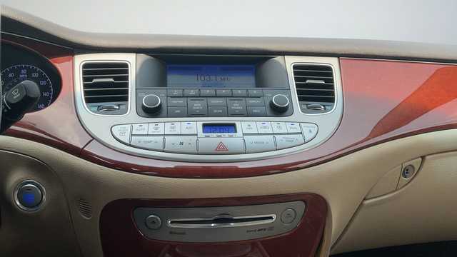 Used 2013 Hyundai Genesis 3.8 RWD image 16