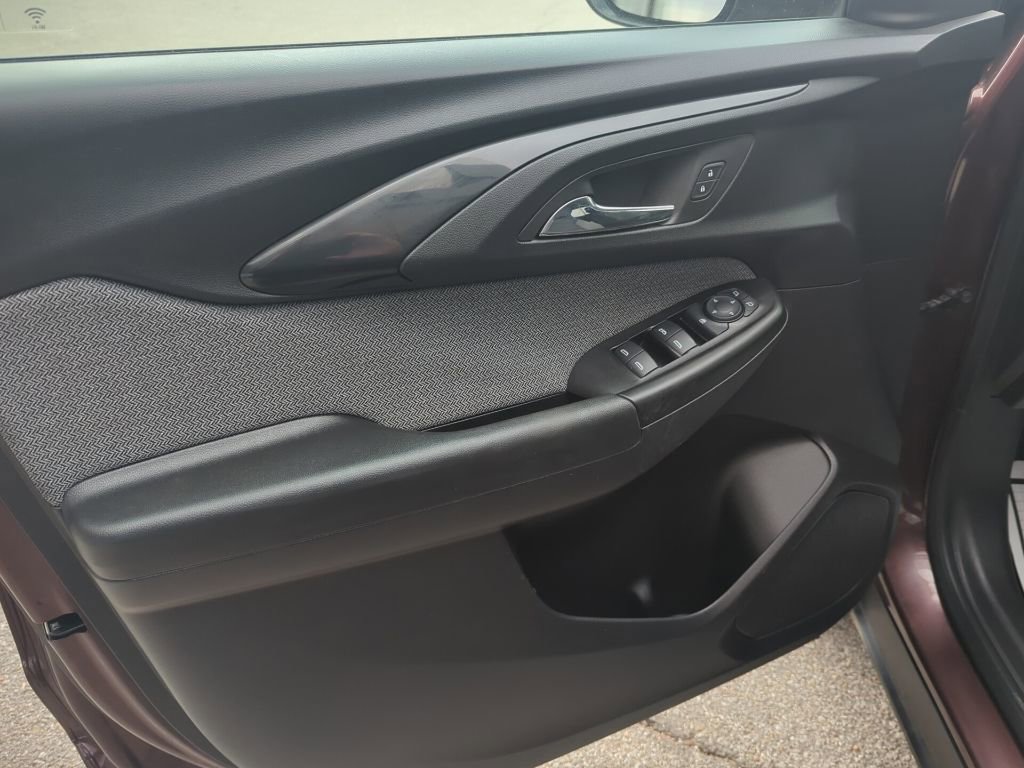 Used 2023 Chevrolet TrailBlazer LT w/ Convenience Package image 22