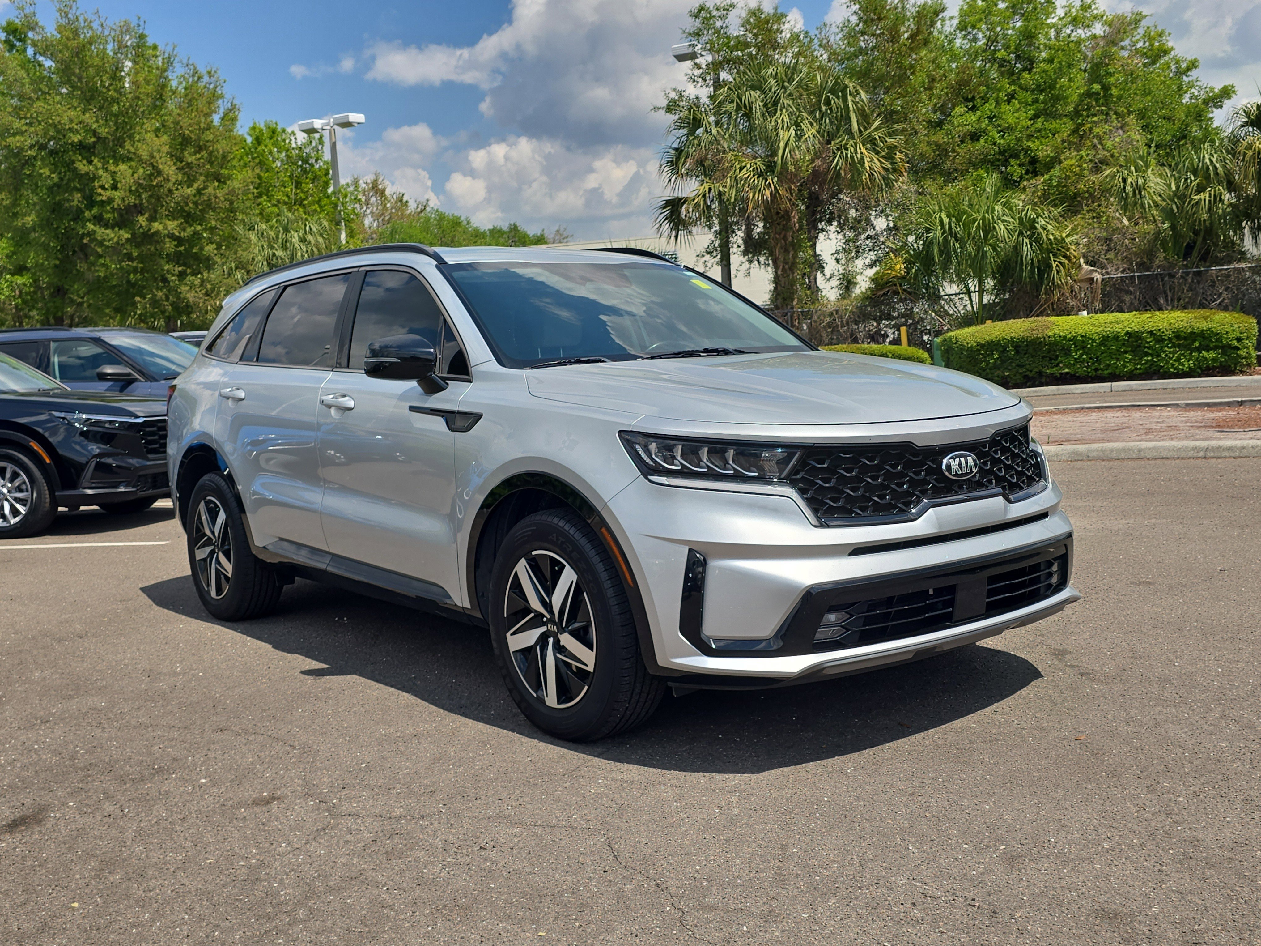 Certified 2021 Kia Sorento EX FWD image 2