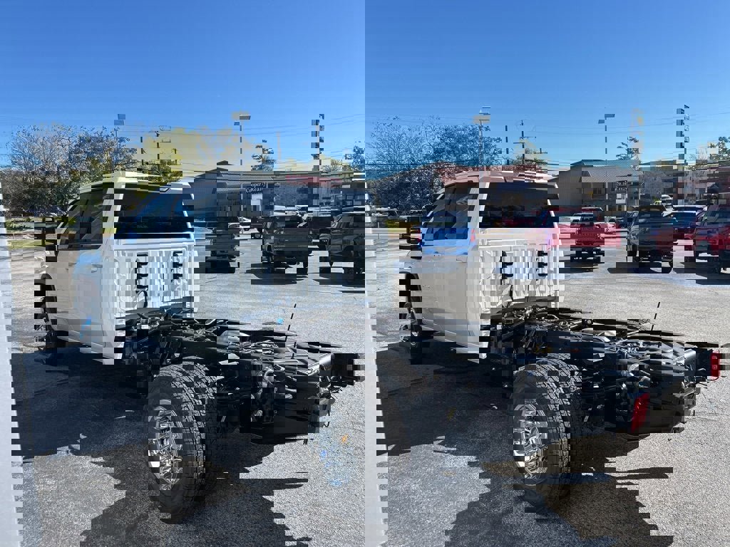 New 2026 Chevrolet Silverado 3500 LT w/ Convenience Package image 4