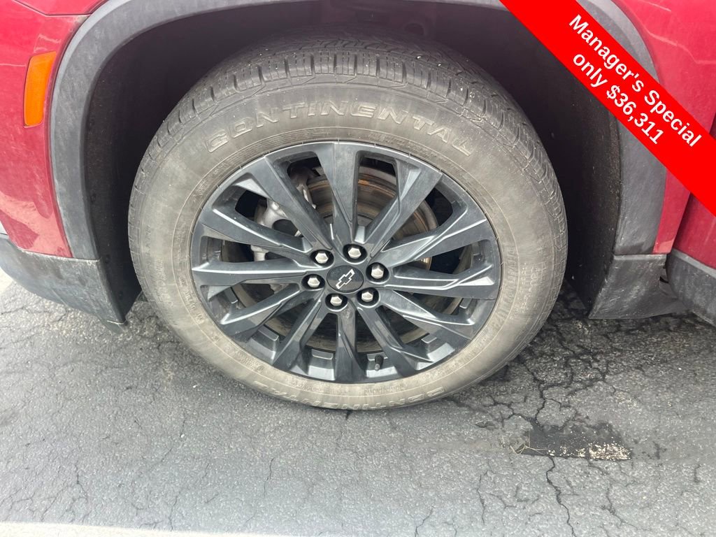 Used 2023 Chevrolet Traverse RS image 25