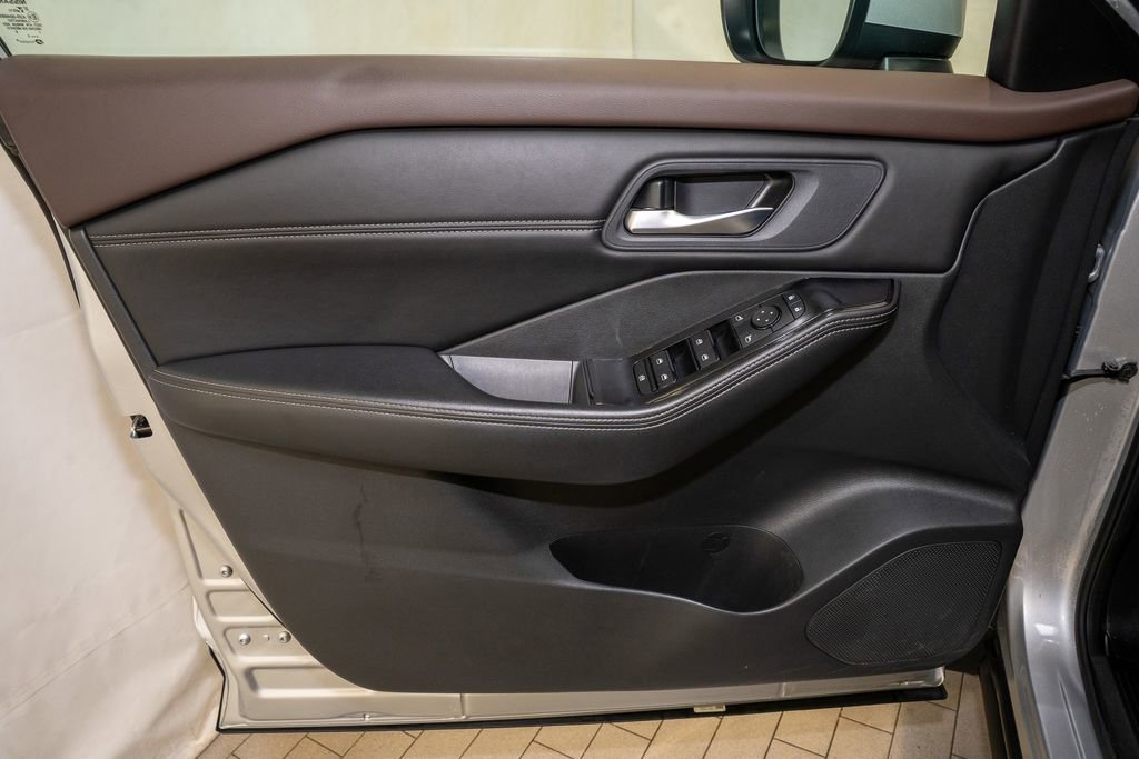 Certified 2023 Nissan Rogue SV w/ SV Premium B Package image 13