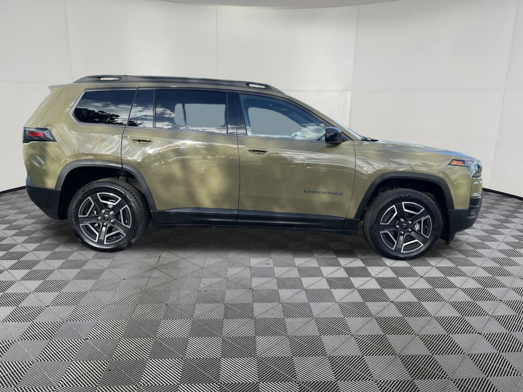 Used 2026 Jeep Cherokee Laredo AWD/4WD image 10