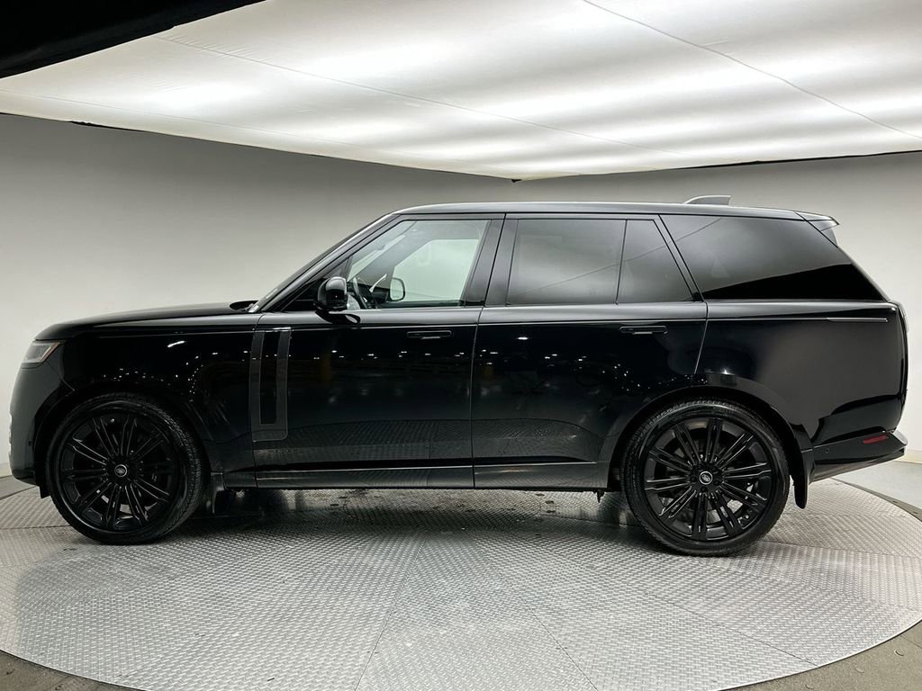 Certified 2023 Land Rover Range Rover SE image 10