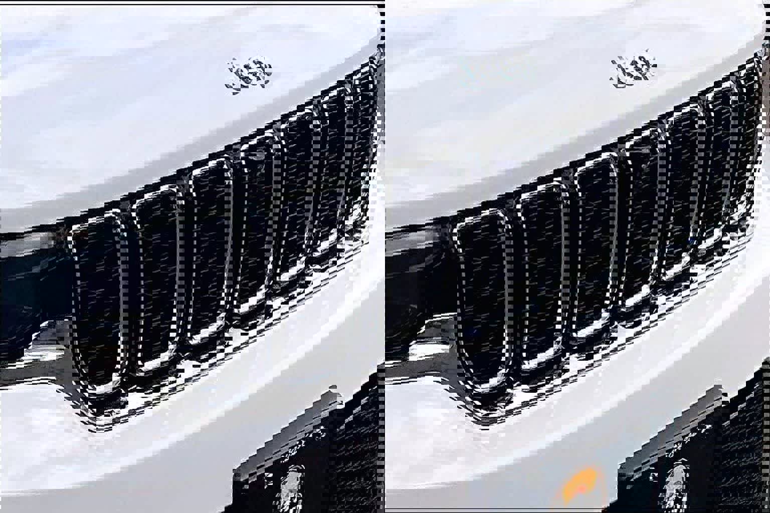 Used 2023 Jeep Grand Cherokee 4WD 4xe w/ Luxury Tech Group II image 33