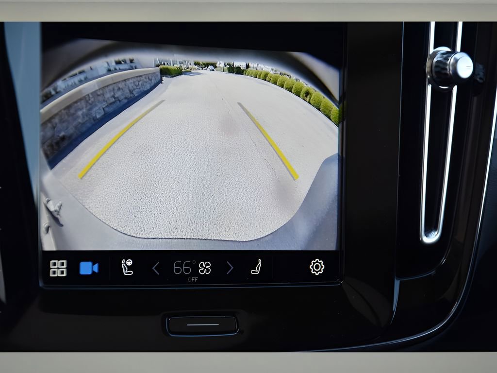 Certified 2025 Volvo XC40 B5 Ultra w/ Protection Package Premier image 20