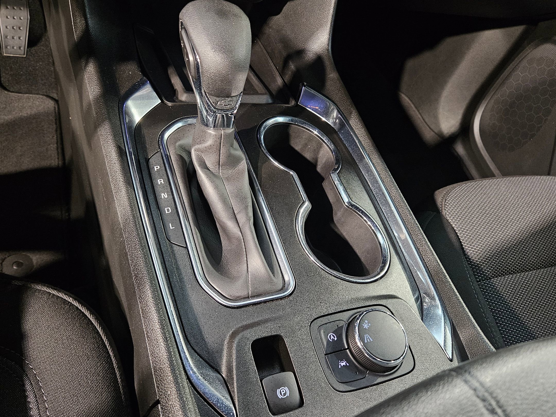 Used 2023 Chevrolet Traverse LT image 32