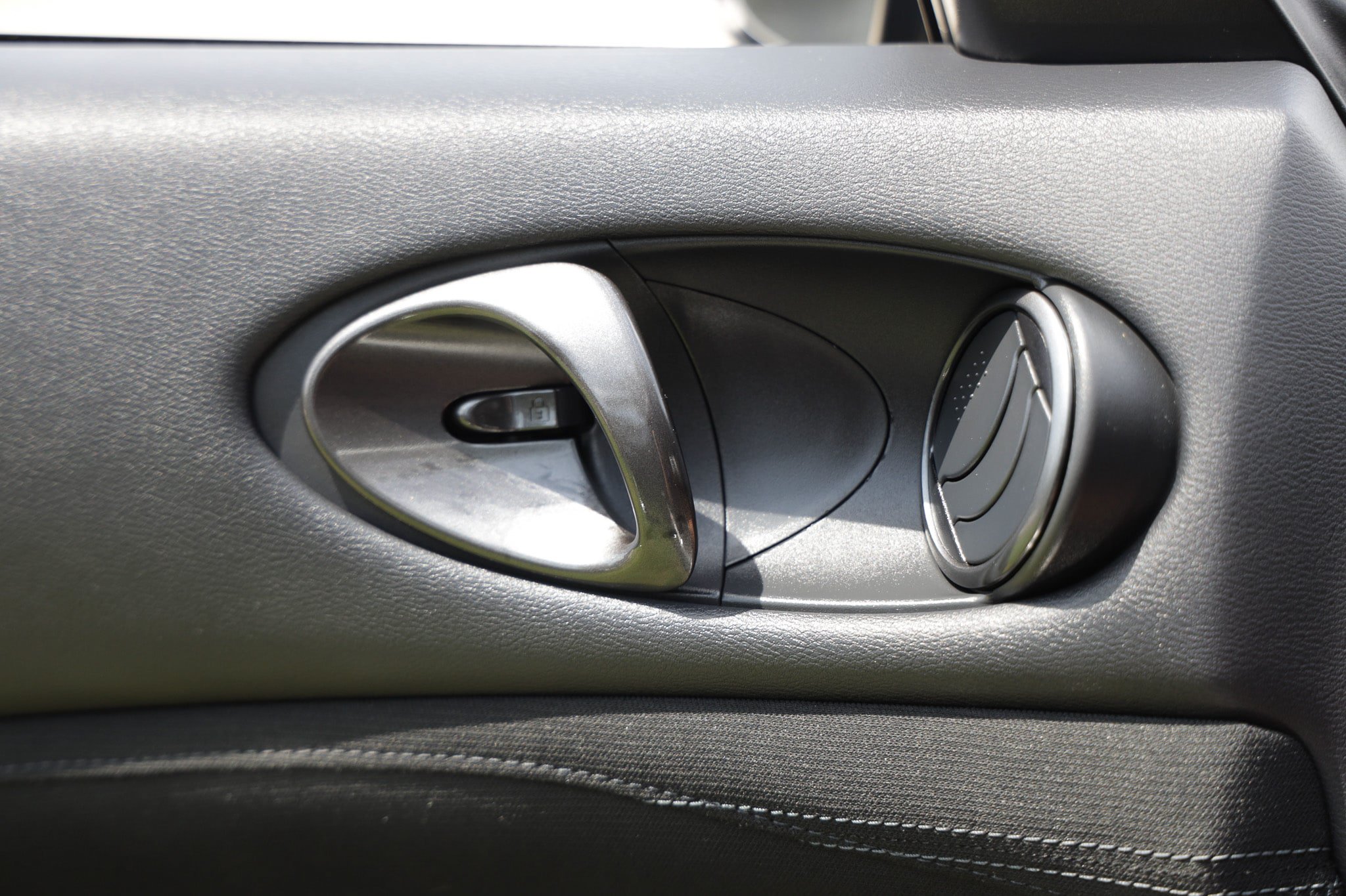 Used 2024 Nissan Z Sport w/ Floor Mat Package RWD image 43