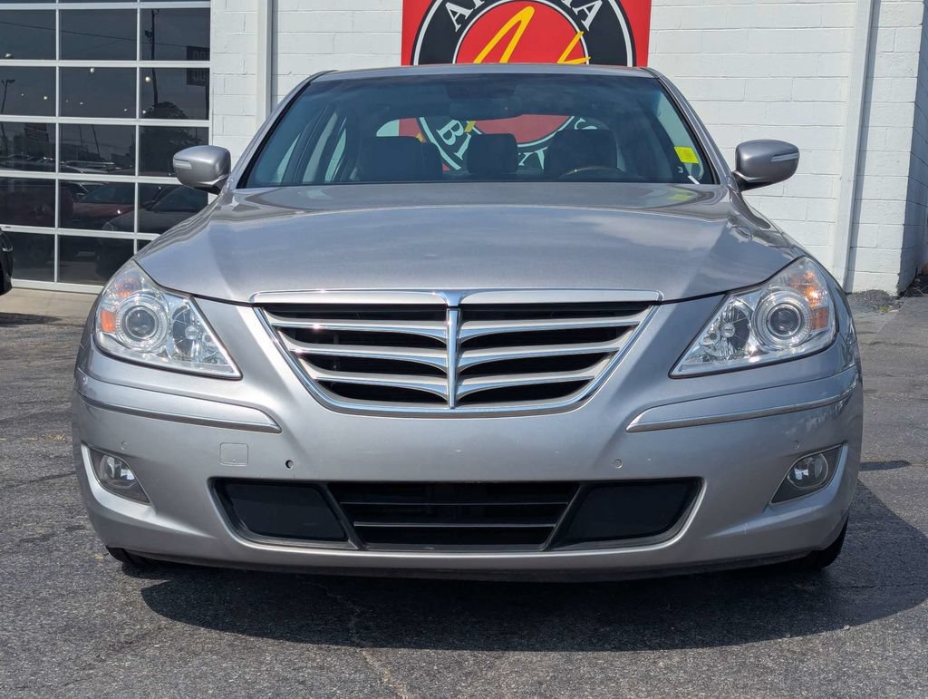 Used 2011 Hyundai Genesis 4.6 RWD image 9