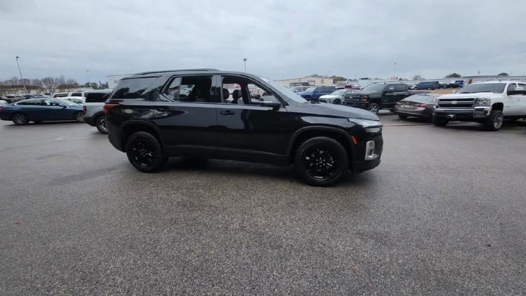 Used 2023 Chevrolet Traverse LT w/ Midnight/Sport Edition image 6