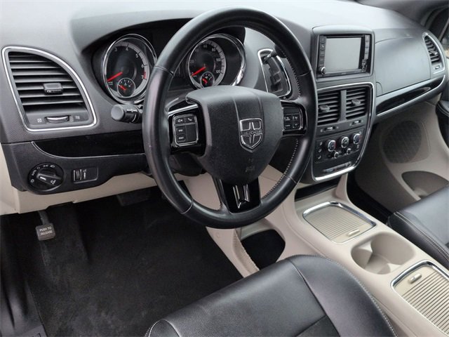 Used 2018 Dodge Grand Caravan SXT image 11
