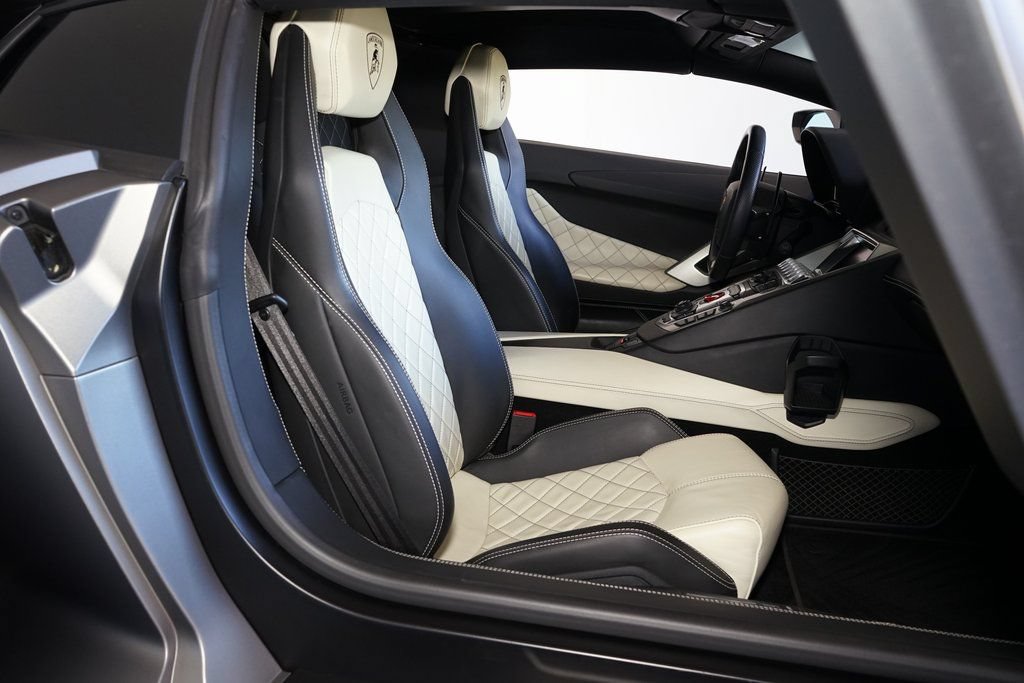 Used 2015 Lamborghini Aventador LP 700-4 AWD/4WD image 13