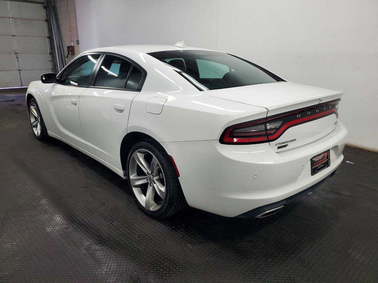 Used 2018 Dodge Charger SXT Plus w/ Quick Order Package 29J RWD image 5