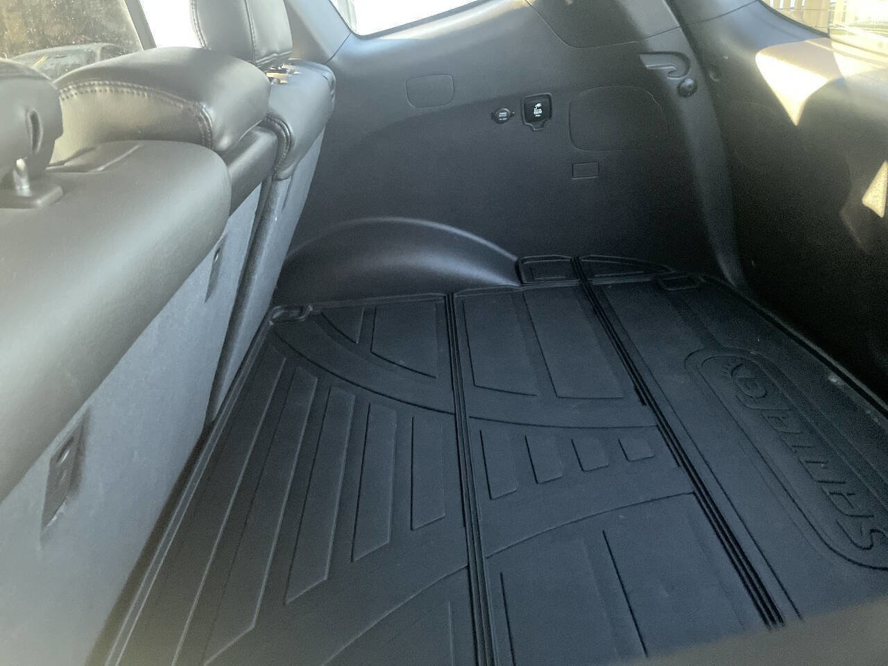 Used 2010 Hyundai Santa Fe Limited w/ Navigation Pkg 4 image 6