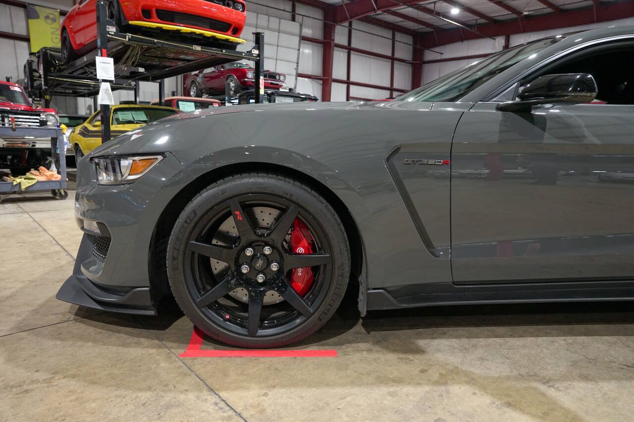 Used 2018 Ford Mustang Shelby GT350R w/ GT350R Equipment Group 920A RWD image 3