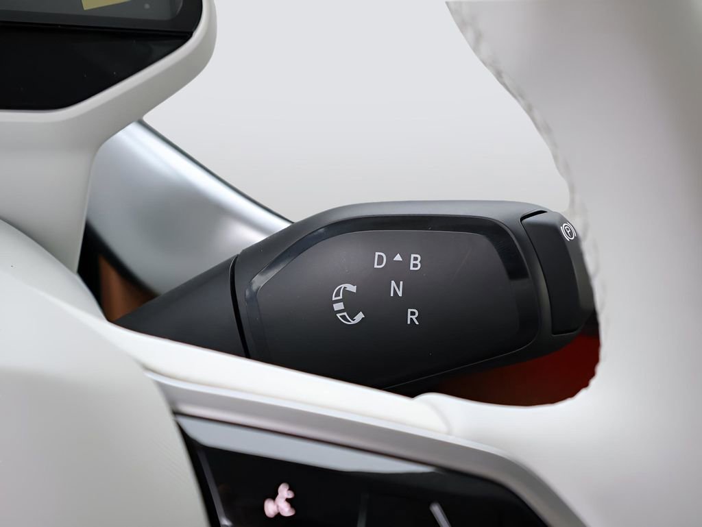 New 2025 Volkswagen ID. Buzz 1st Edition image 40