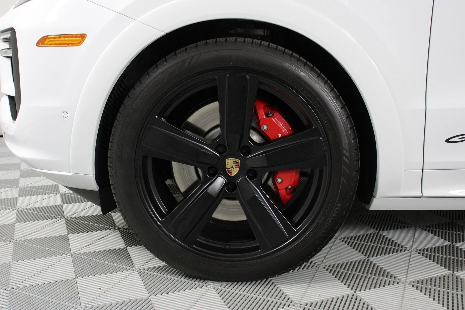 Certified 2025 Porsche Cayenne GTS image 30