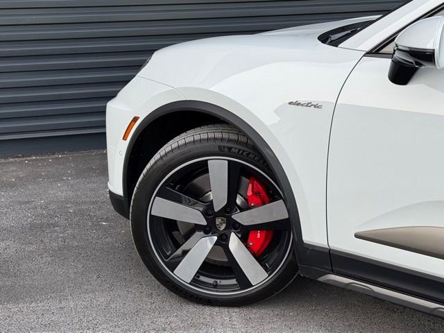 New 2025 Porsche Macan Turbo Electric image 12