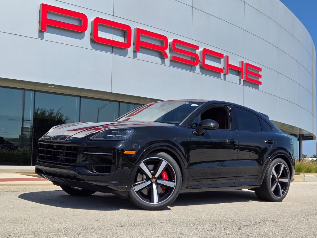 New 2026 Porsche Cayenne GTS image 1