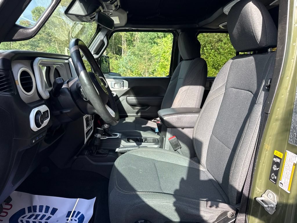 Used 2024 Jeep Wrangler Unlimited w/ Convenience Group AWD/4WD image 12