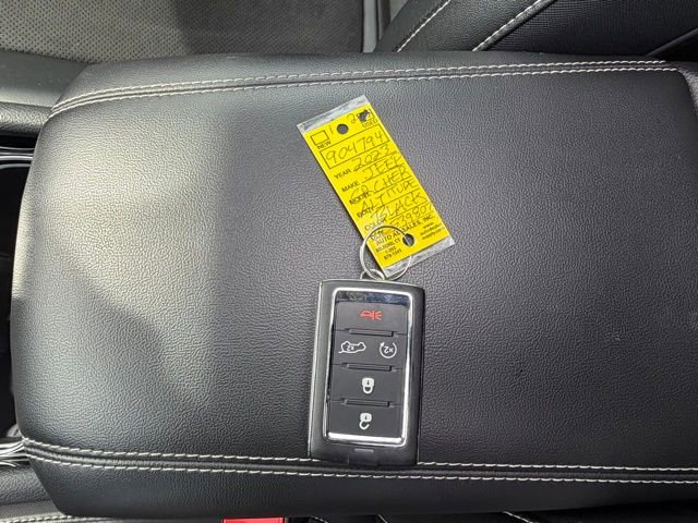 Used 2023 Jeep Grand Cherokee Altitude image 38