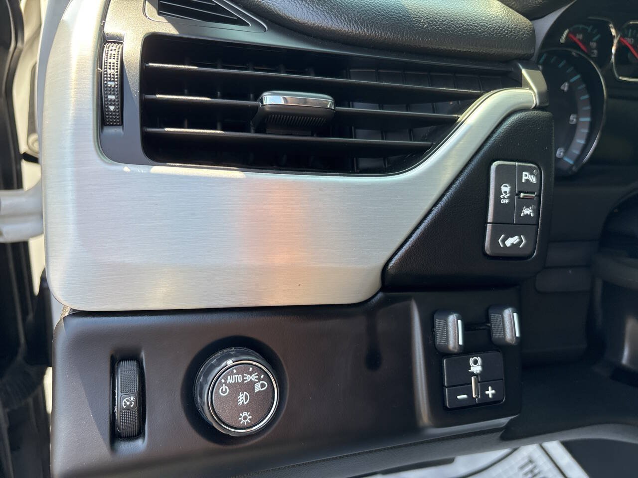 Used 2019 GMC Yukon XL SLT w/ HD Trailering Package RWD image 19