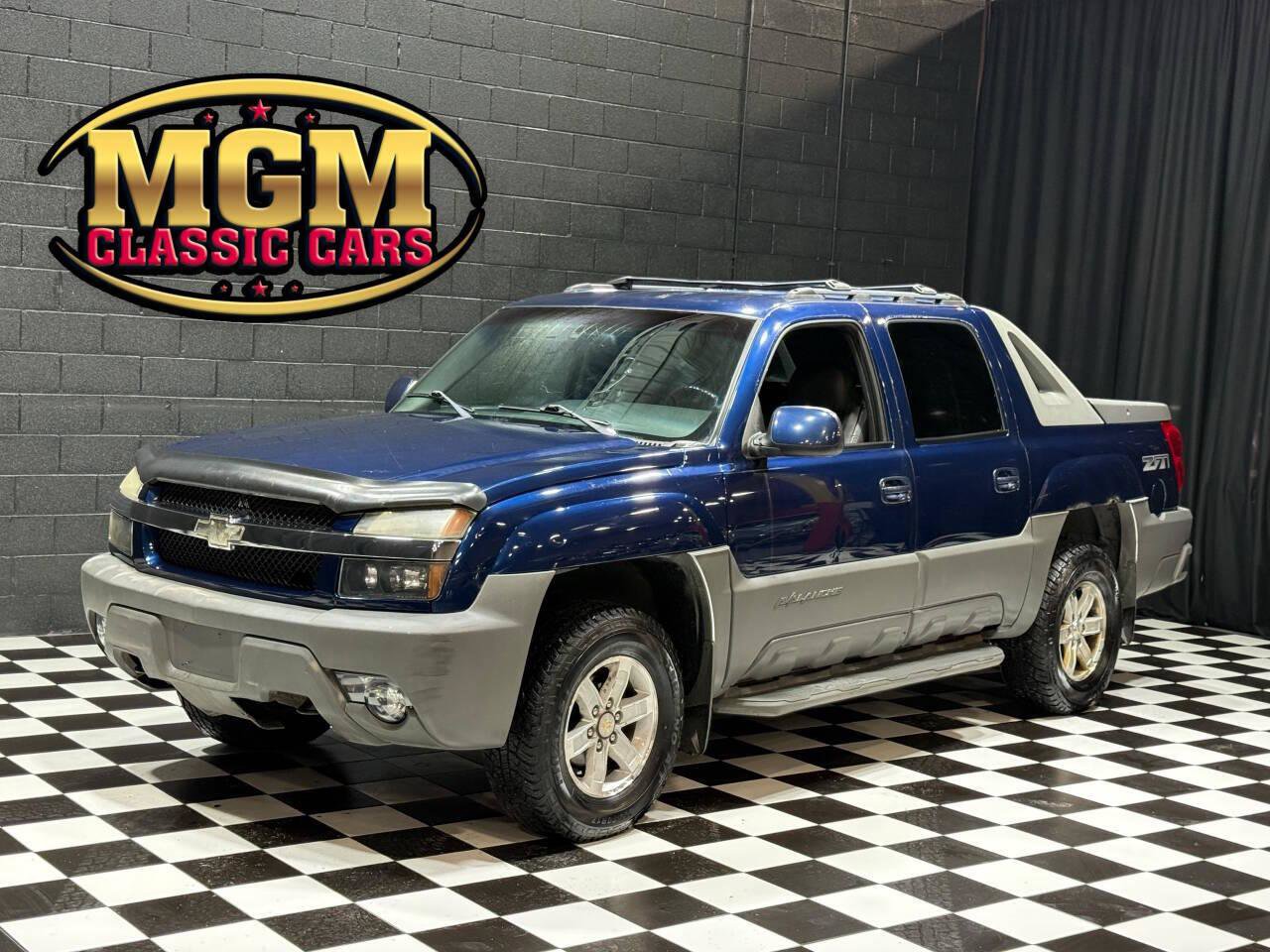 Used 2002 Chevrolet Avalanche 1500 4dr 4WD Crew Cab SB w/ Off-Road Suspension Pkg video 1