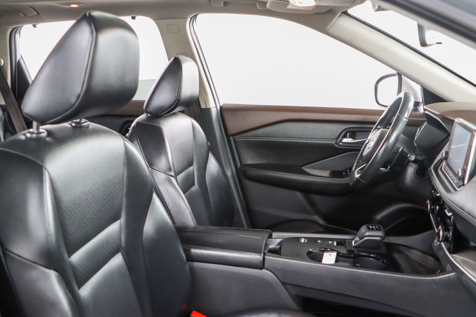 Used 2022 Nissan Rogue SV w/ SV Premium Package FWD image 27