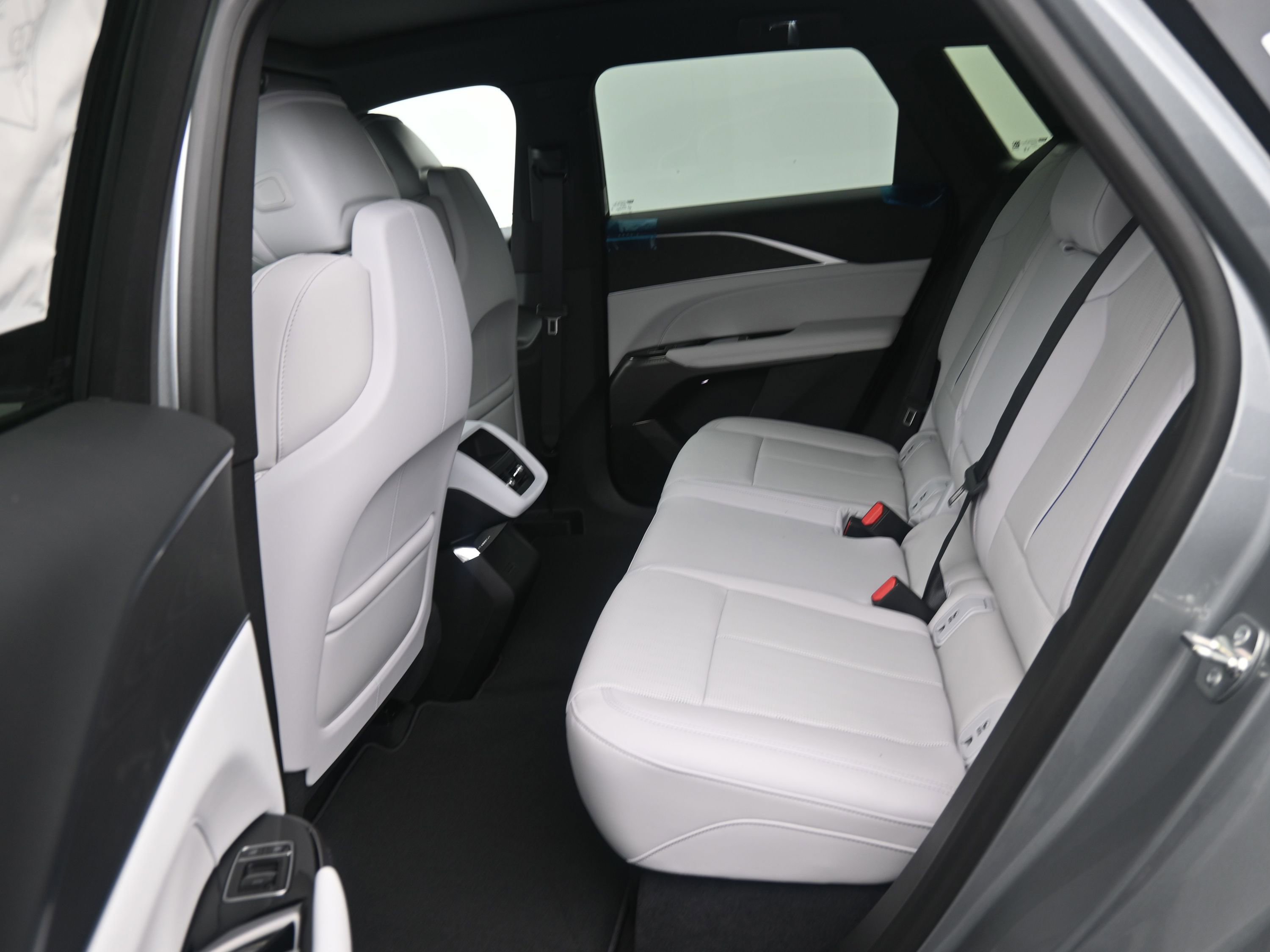 New 2026 Cadillac Lyriq Luxury image 9