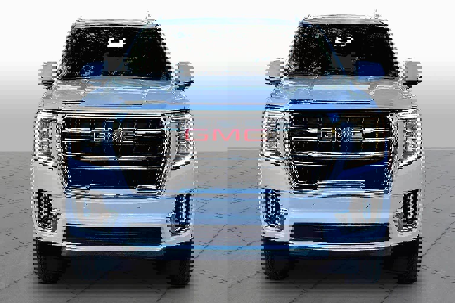 Used 2021 GMC Yukon SLT w/ SLT Premium Package image 4