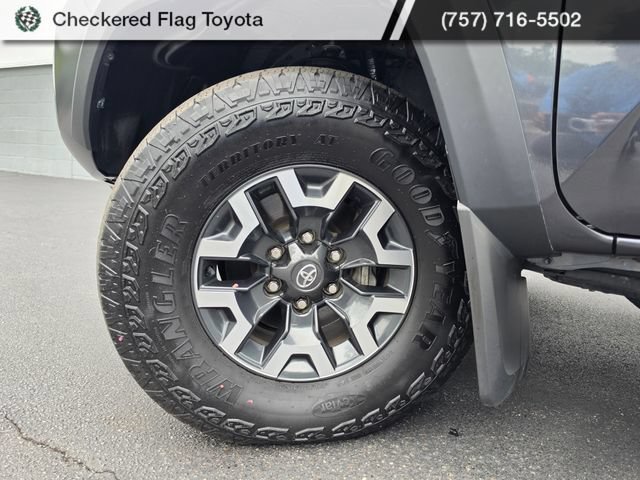 Used 2023 Toyota Tacoma TRD Off-Road w/ Technology Package AWD/4WD image 11
