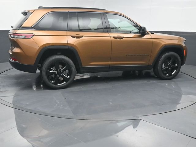 New 2026 Jeep Grand Cherokee Limited w/ Limited Altitude Package AWD/4WD image 6