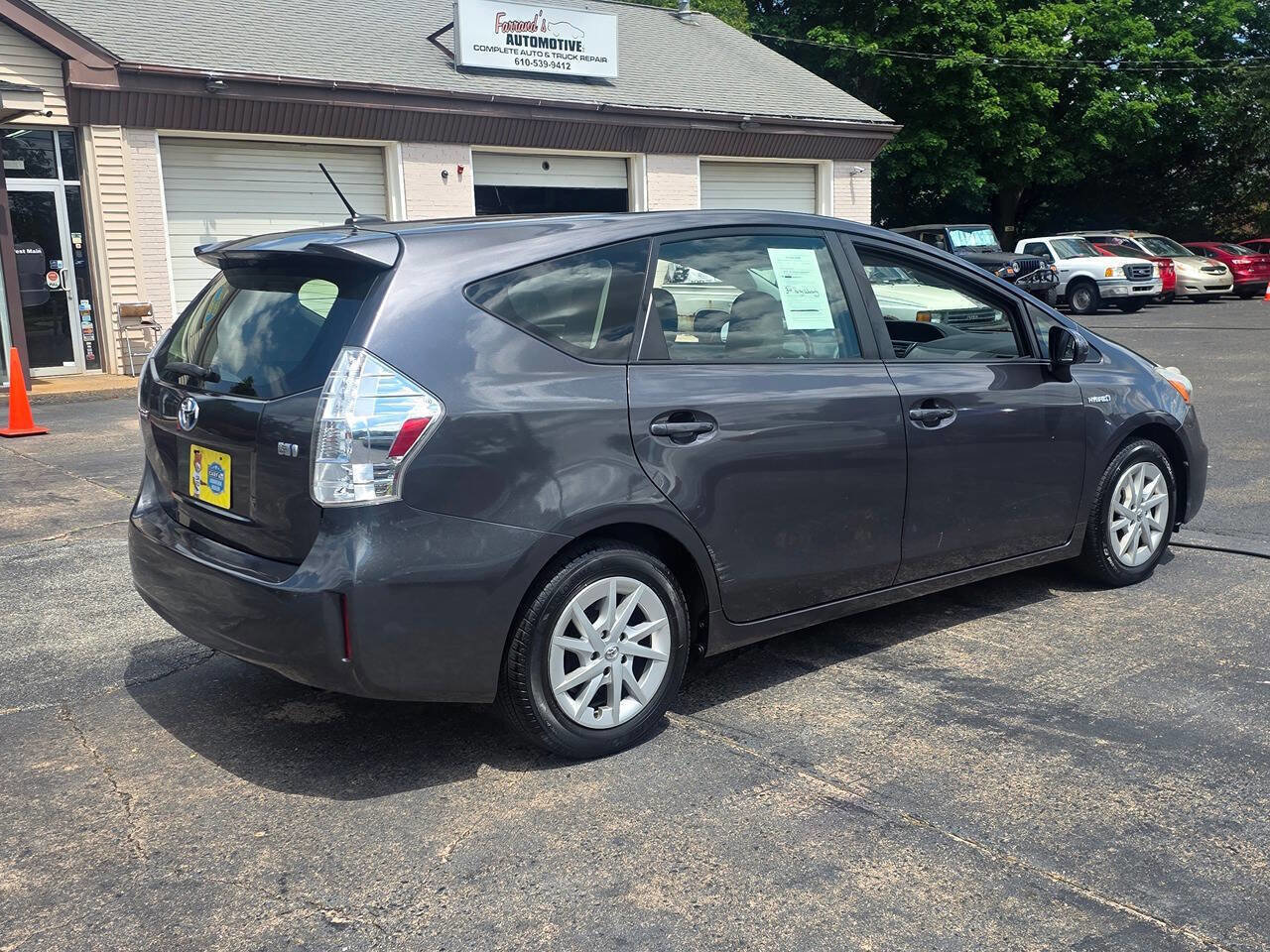 Used 2014 Toyota Prius V Three FWD image 8