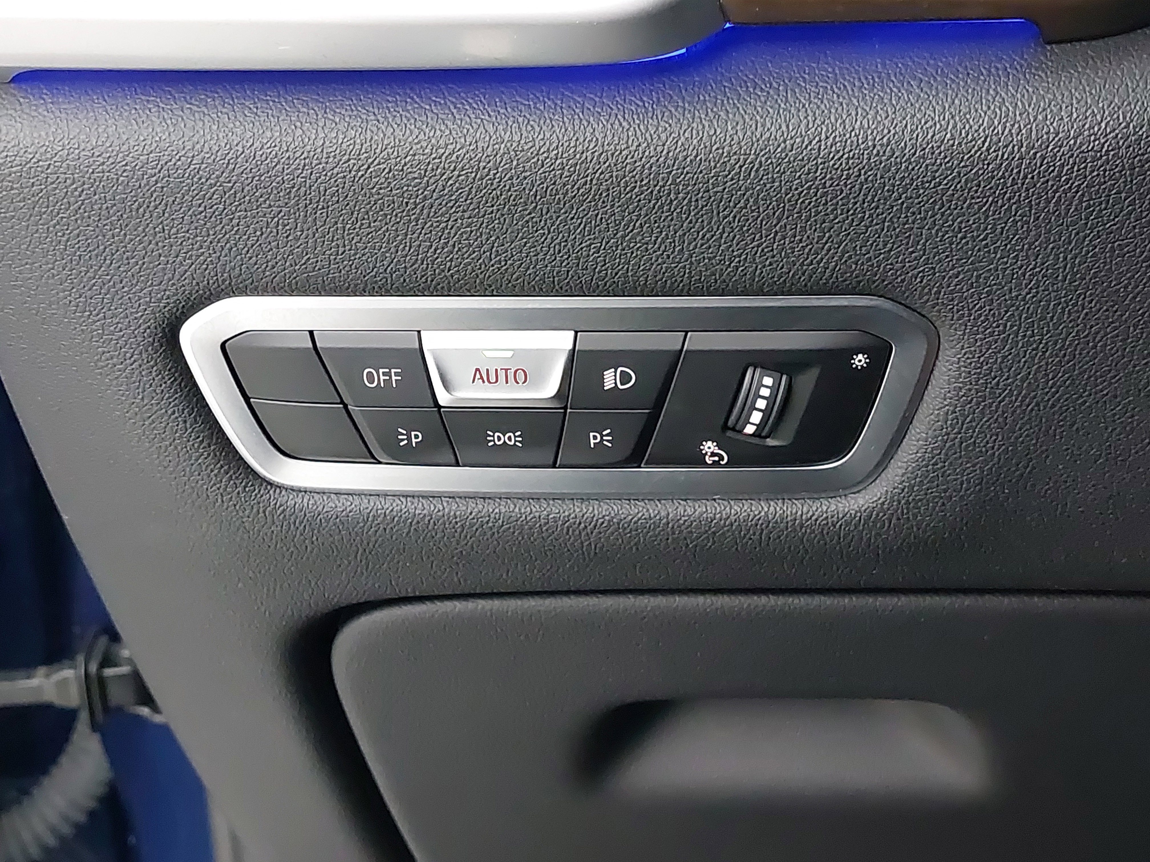 Used 2022 BMW X5 xDrive40i w/ Premium Package image 28