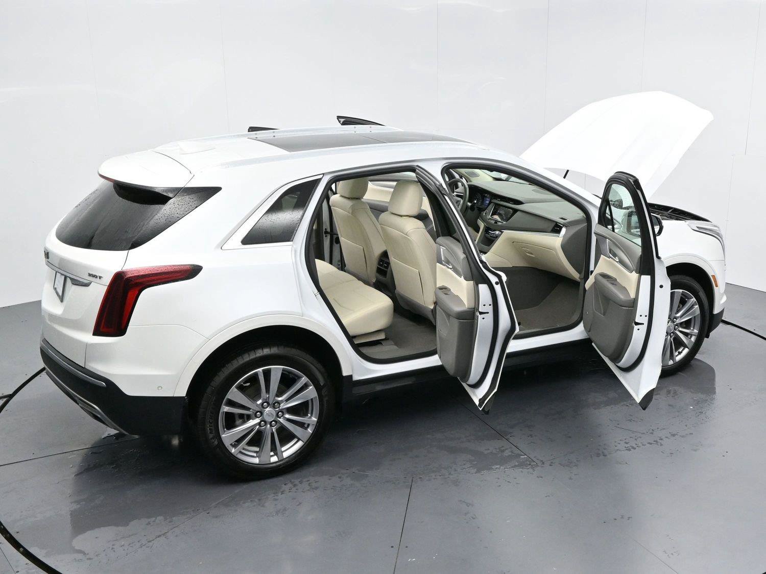 Certified 2024 Cadillac XT5 Premium Luxury w/ Technology Package AWD/4WD image 40
