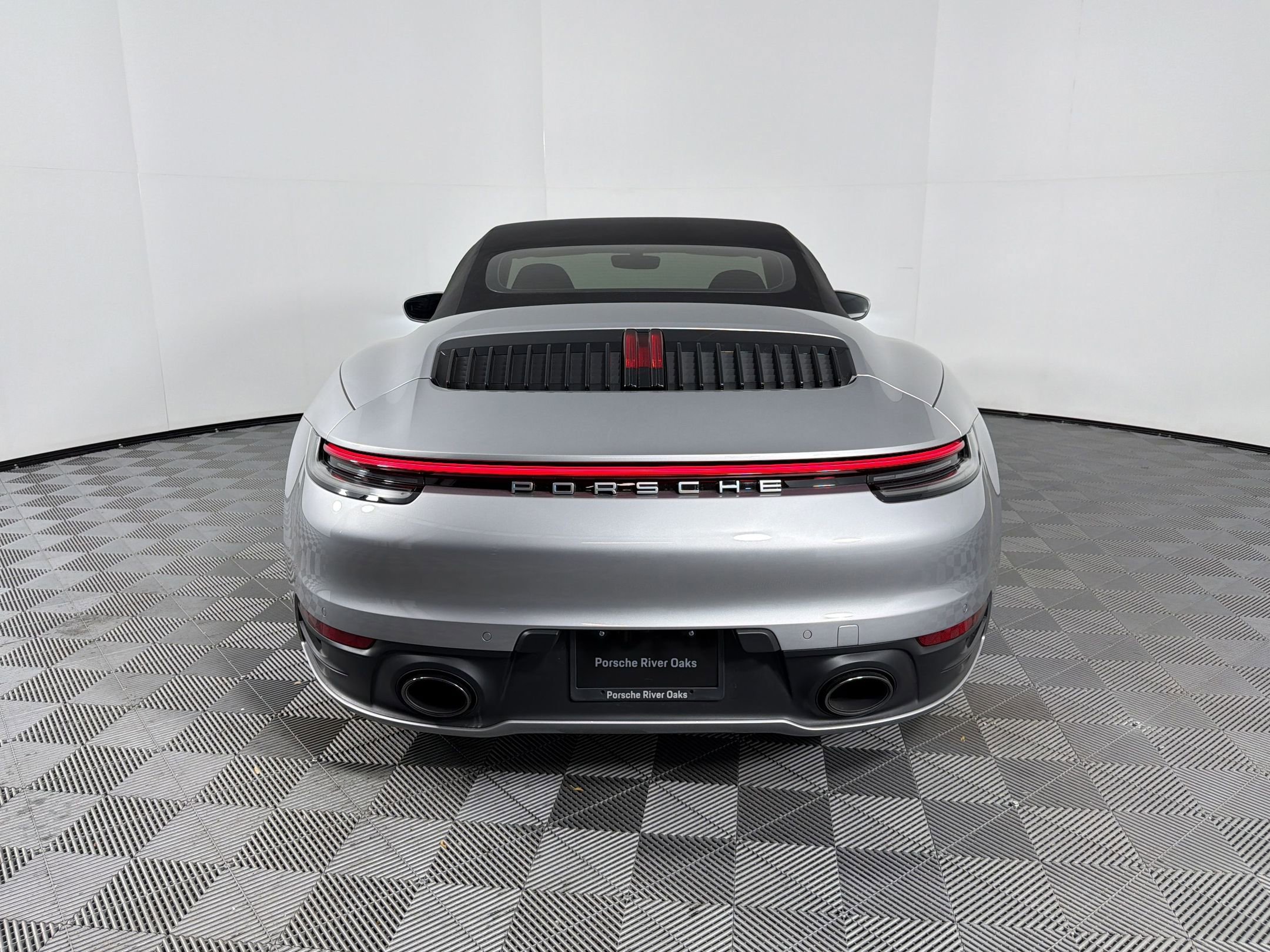 Certified 2022 Porsche 911 Carrera image 32