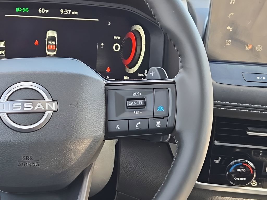 Used 2025 Nissan Rogue SL w/ SL Premium Package image 27